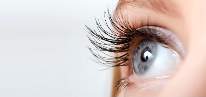  Gel hydroalcoolique dans les yeux